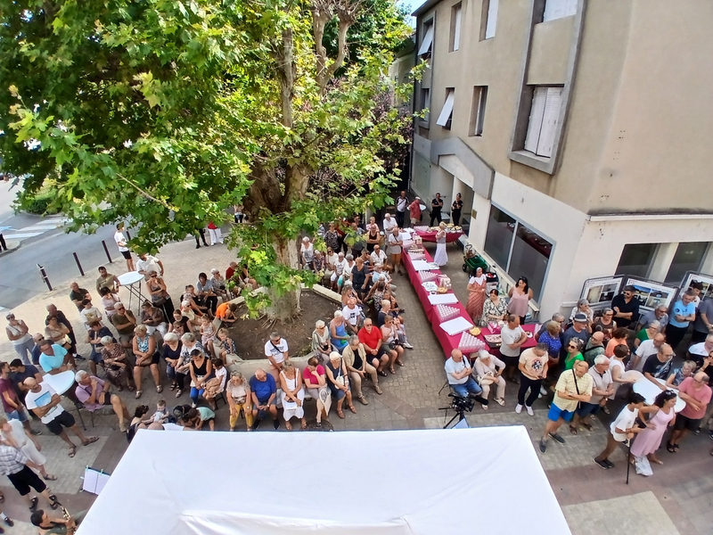Inauguration de l'Hôtel de Ville, Merci