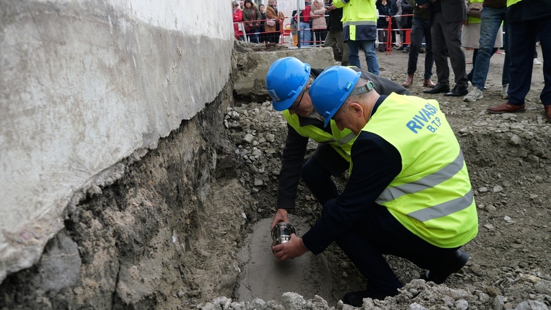 Retour en images sur la pose et la bénédiction de la première pierre de la future église