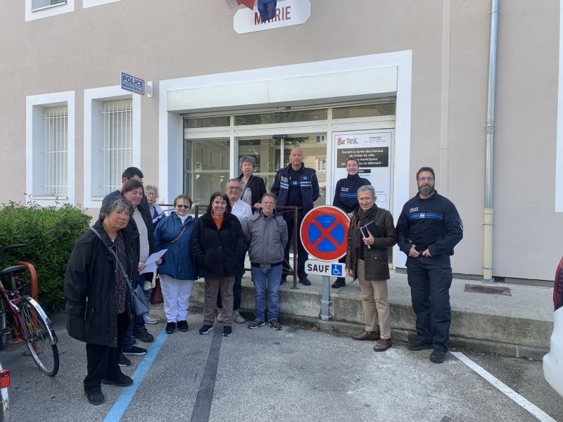 Association "Nous Aussi" : lancement d'une opération "faux PV" apposés sur les voitures qui stationnent de façon illicite sur les places réservées aux handicapées !