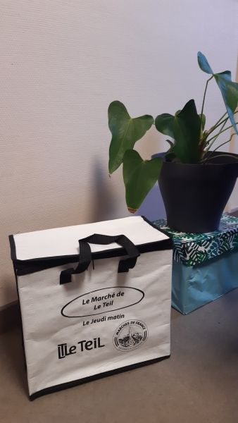 Distribution gratuite de sacs isotermes offerts par la Commune du Teil
