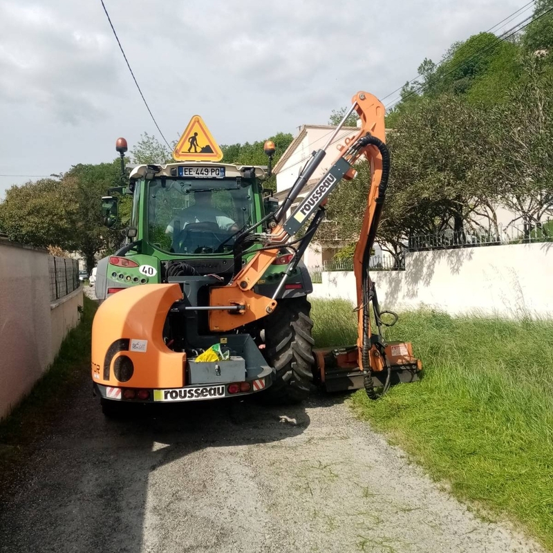 Fauchage des bords de voirie : le passage de l’épareuse a démarré cette semaine