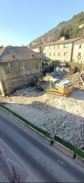 L'impressionnant chantier de démolition de l'îlot du 16 rue de la République au Teil se poursuit - janvier 2022 -1