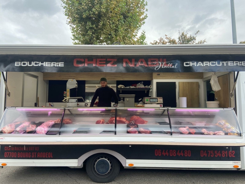 Le marché du jeudi matin au Teil : La Boucherie Chez Nabil