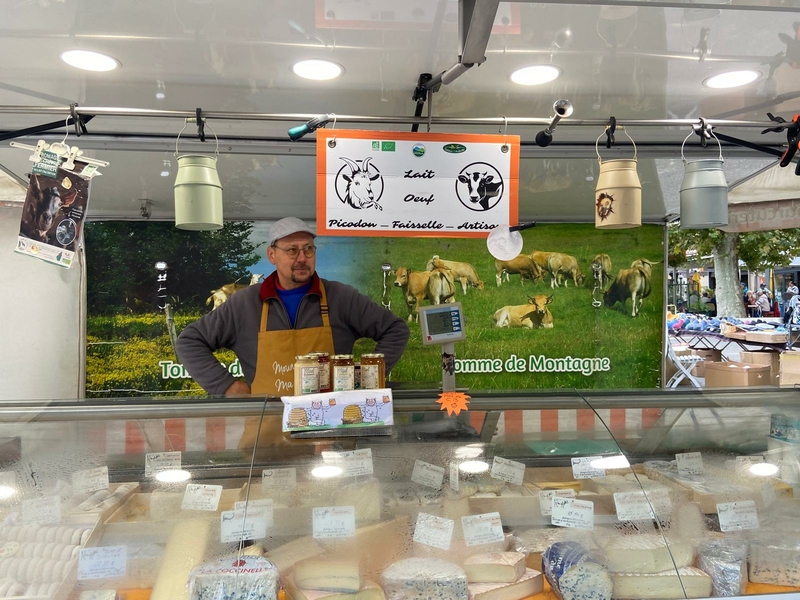 Le marché du jeudi matin au Teil : La Fromagerie de l’Ardéchois