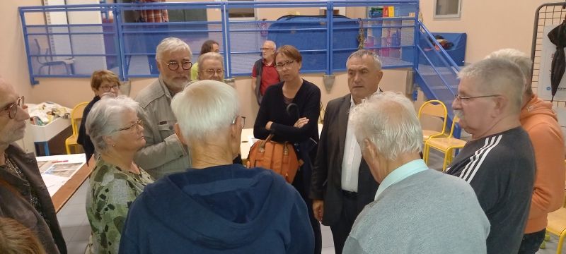 Une réunion d'échanges avec les habitants sur l'avenir du quartier de Mélas